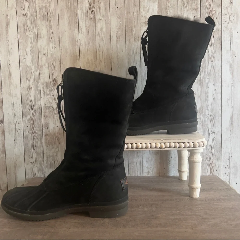 UGG Waterproof Women’s Shearling Lined Boots Size 7